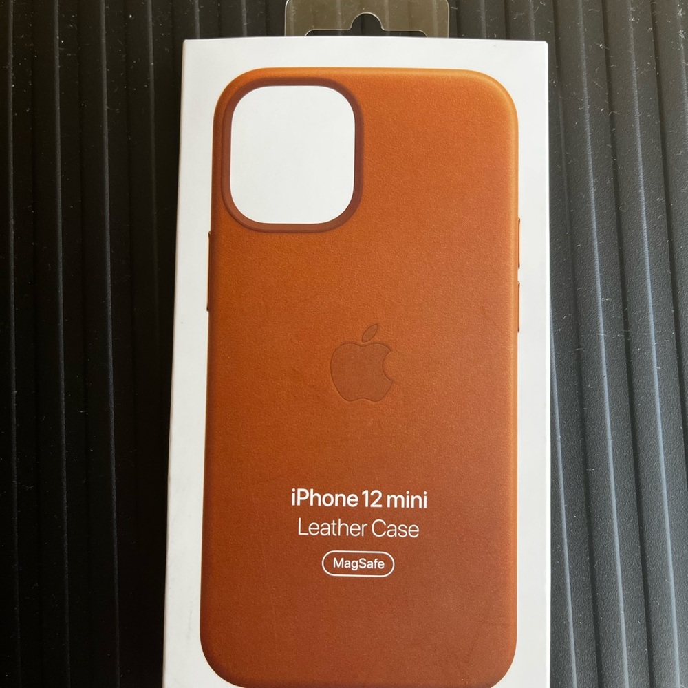 Apple Brown Leather iPhone Case Premium Design